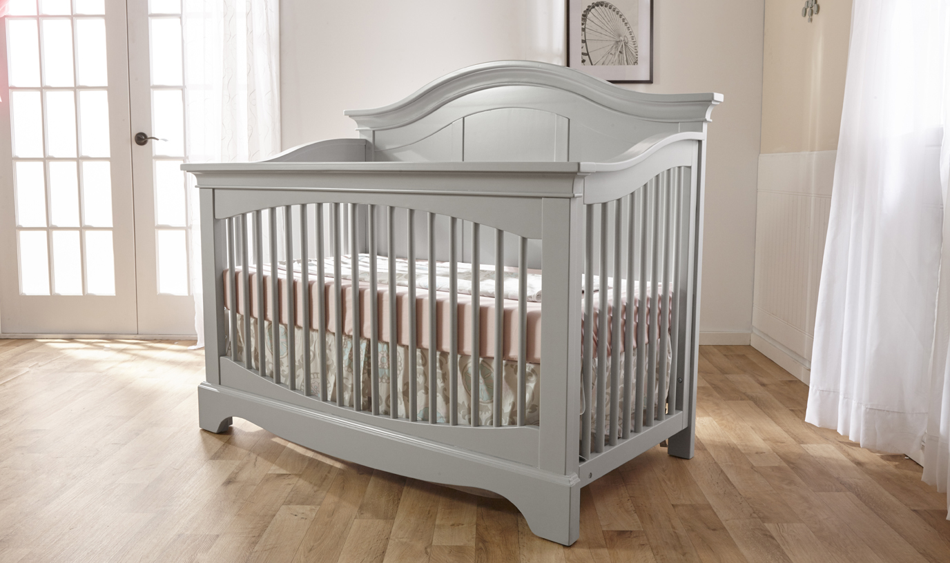 The <b>Enna Forever Crib</b> is a sweet and stylish piece that coordinates nicely with both the Ragusa, Marina and Torino Collections.  
