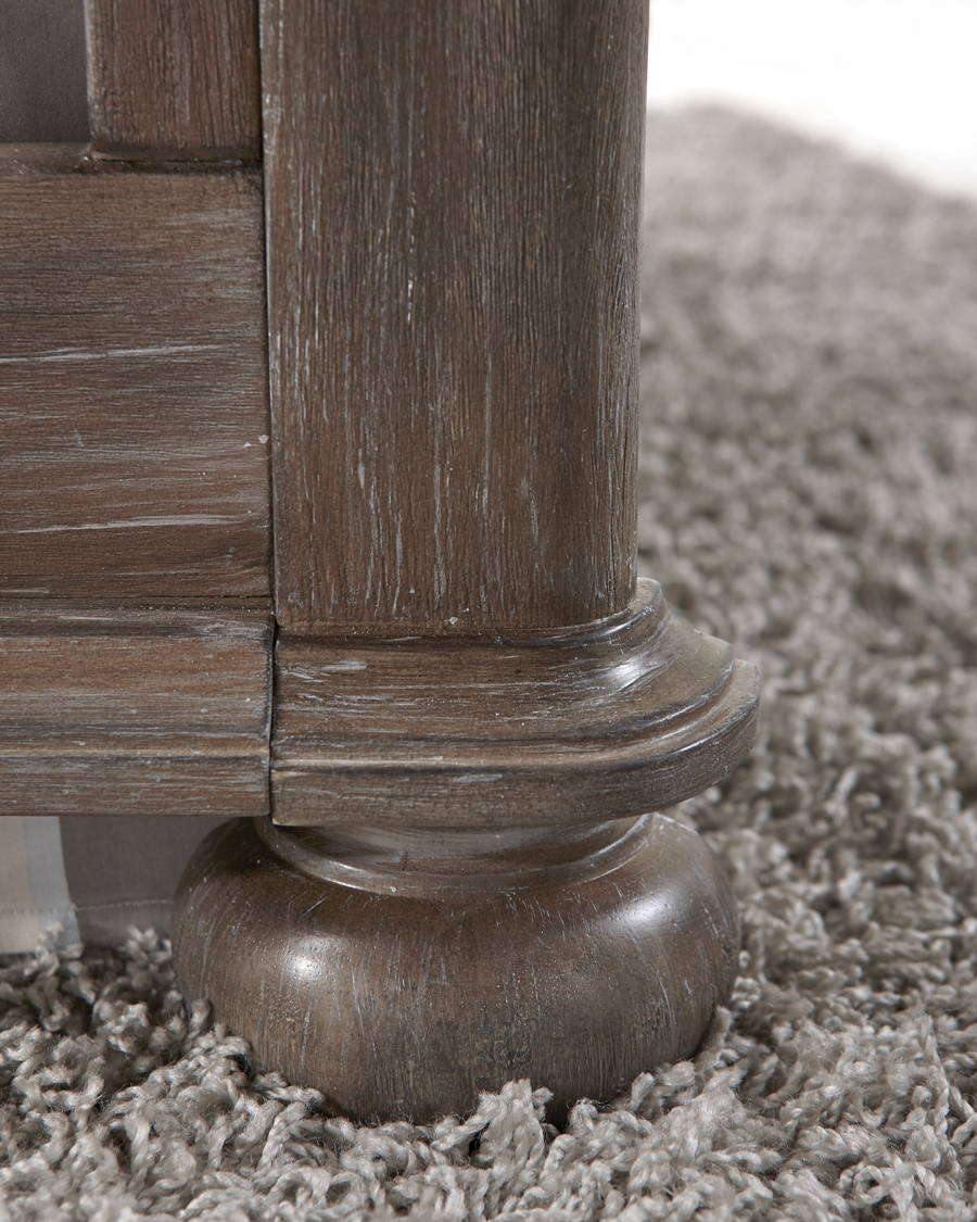 The <b>Siracusa</b> Collection, another example of elegance and refined taste.